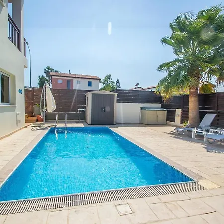 Pernera Beach Three Bedroom Willa Protaras